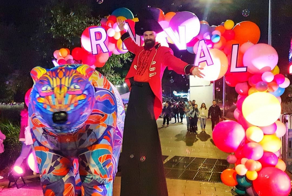 Stilt Walkers Australia Melbourne Victoria Stilt Walkers Dream Bear