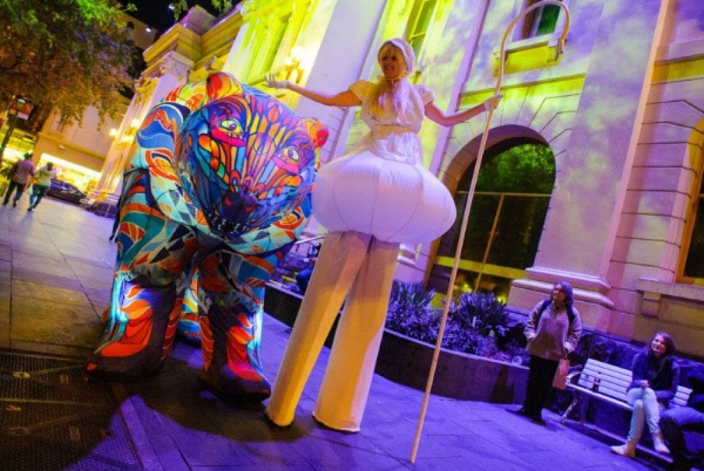 Stilt Walkers Australia Melbourne Victoria Stilt Walkers Dream Bear
