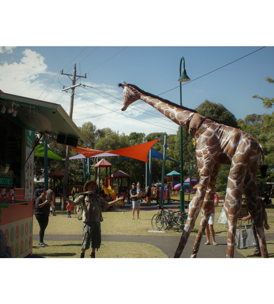 Gemma Giraffe Stilt Walkers Australia_soliq 4