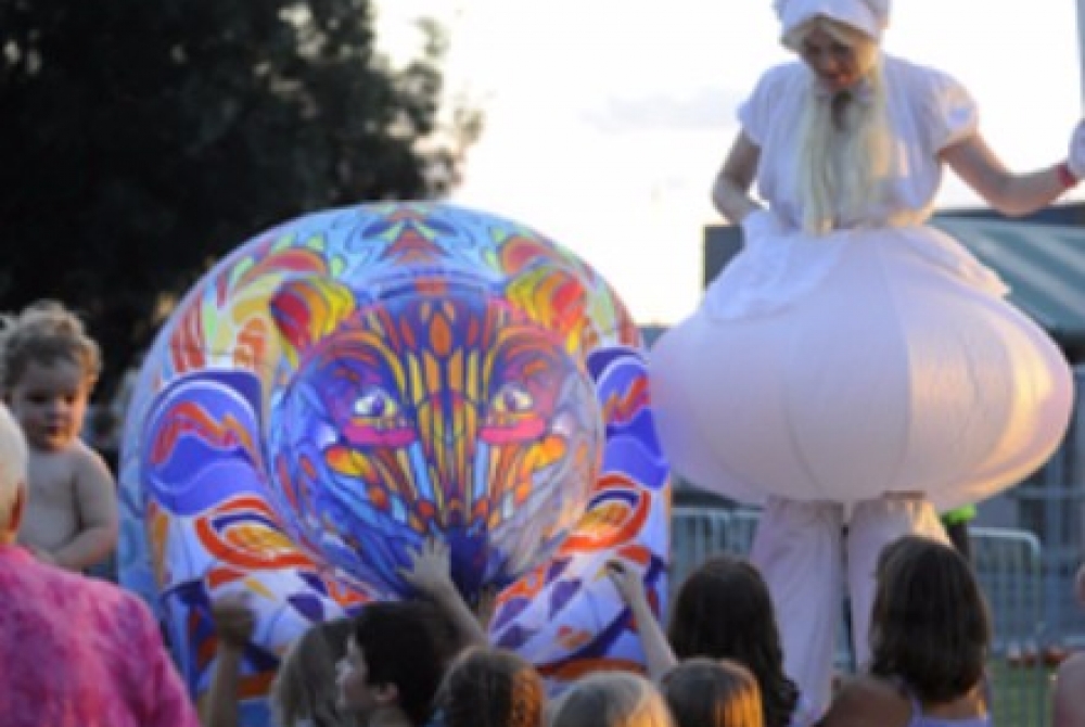 Stilt Walkers Australia Melbourne Victoria Stilt Walkers Dream Bear